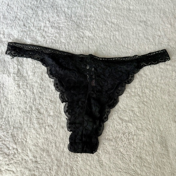 Gilligan & O’Malley Black and Coral Lace Thongs (NWOT) - Picture 5 of 5